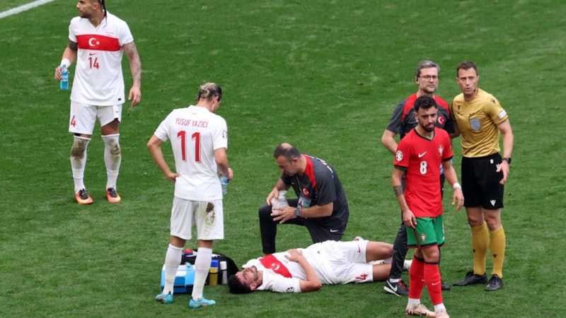 A Milli Takım'da sakatlık! Samet Akaydin oyuna devam edemedi