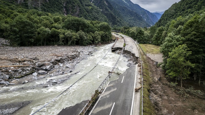 İsviçre’de sel ve toprak kaymasında 1 kişi öldü