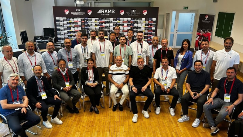 Mehmet Büyükekşi: Arda, sosyal medyada yazılanlara gülüp geçiyor