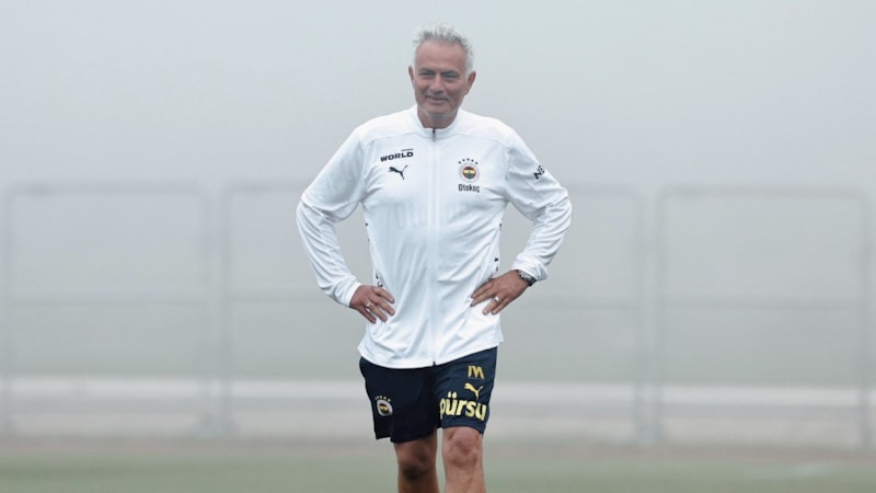 Fenerbahçe, günü çift antrenmanla tamamladı