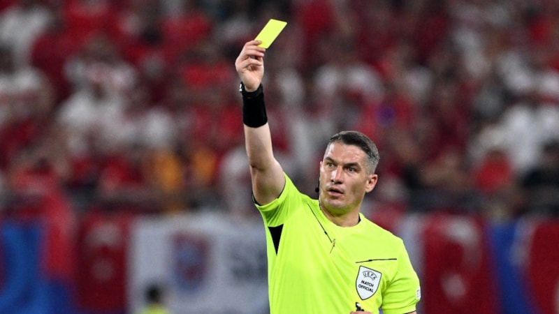 Çekya - Türkiye maçında kart rekoru kırıldı