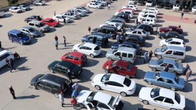 İkinci el araç alım satımları durma noktasında: Vatandaşlar isyan etti