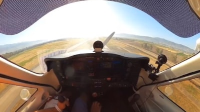 Aydın'da havada motoru duran uçağı başarıyla piste indirdi