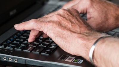 AYM'nin kararı ile emeklilerin vakıflarda çalışması sınırlandı