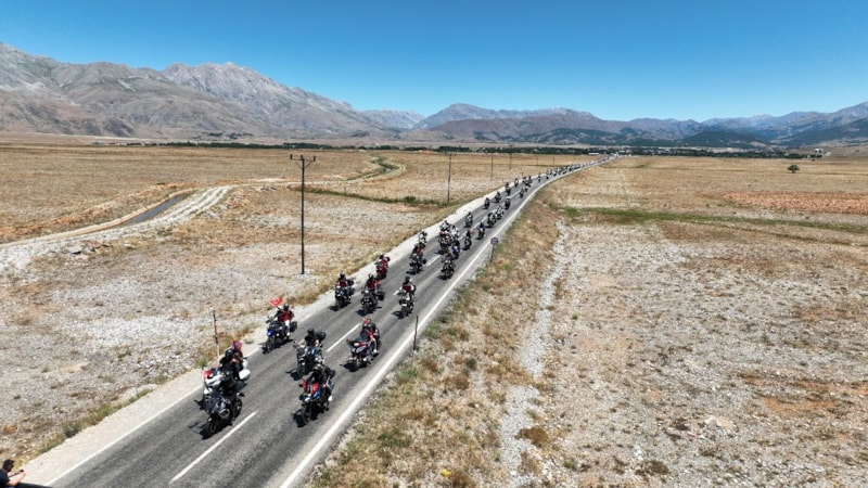 Munzur Vadisi Milli Parkı'nda 1300 motosikletli tur attı