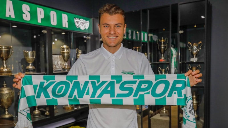 Yusuf Erdoğan, Konyaspor'un yolunu tuttu