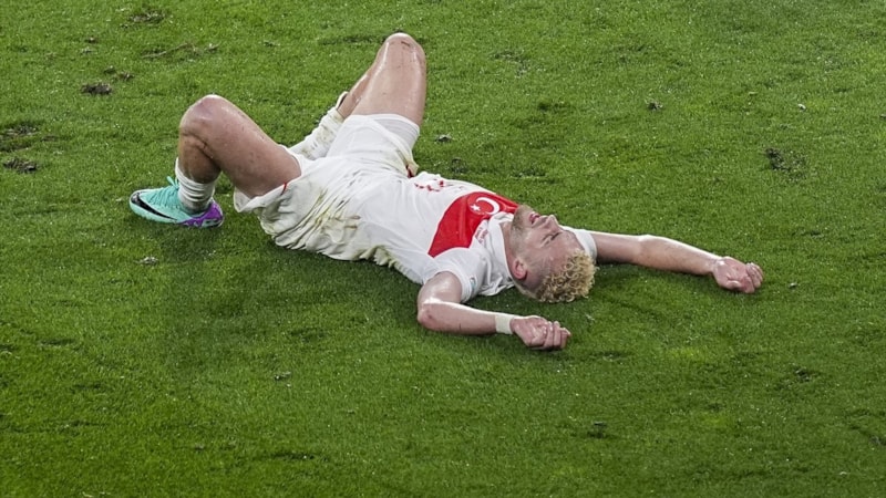 Avusturya galibiyeti sonrası Barış Alper, gözyaşlarını tutamadı