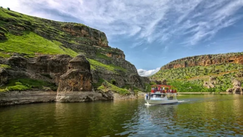Burası Antalya değil Diyarbakır! Fotoğrafı gören, oraya akın ediyor...