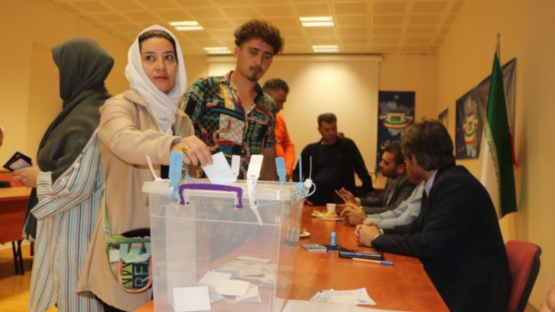 İranlılar yeni liderini seçiyor: Van'da da sandık kuruldu