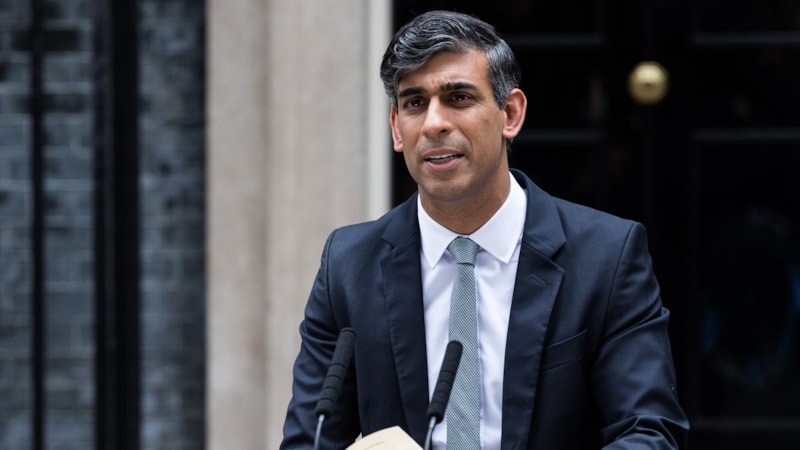 İngiltere'de Rishi Sunak, Başbakanlık ve parti liderliğinden istifa etti