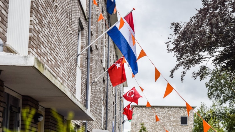 Türkiye maçı öncesi Hollanda sokakları Türk bayraklarıyla donatıldı