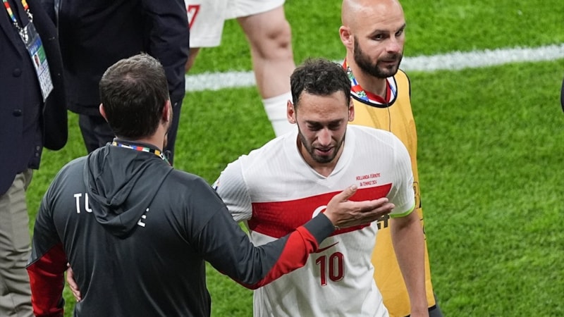 Hakan Çalhanoğlu: Keşke geri çekilmeseydik