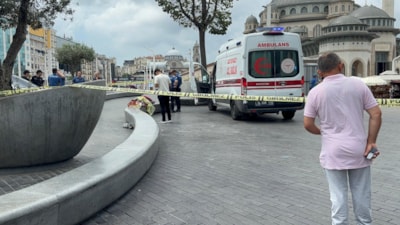 Taksim Meydanı’nda bankta ölü bulundu
