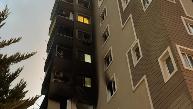 Adana'da yangından kaçarken pencereden düştü
