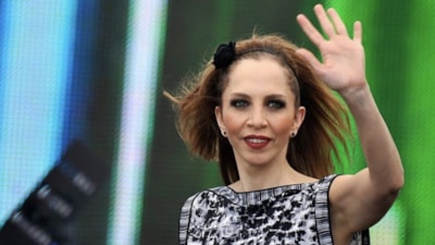 Sertab Erener’den 'sokak hayvanları' yasasına tepki