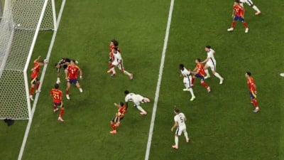 Dani Olmo'nun çizgide müdahalesi İspanya'ya kupayı getirdi