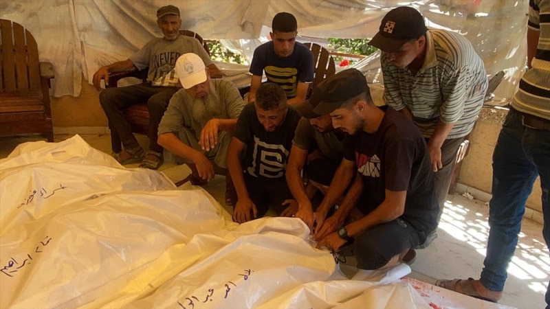 İsrail'in Gazze'de vurduğu mülteci kamplarından ilk görüntüler