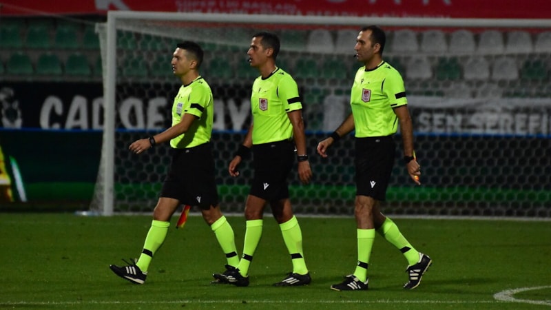 Süper Lig'de beklenmedik veda! Hakemliği bıraktı