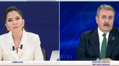 Kızı Meclis'te işe başlayan Mustafa Destici'yle Kübra Par arasında gergin anlar