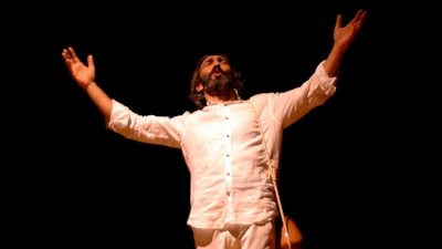 Zeytin Ağacı’nın Zaman’ı Fırat Tanış kimdir