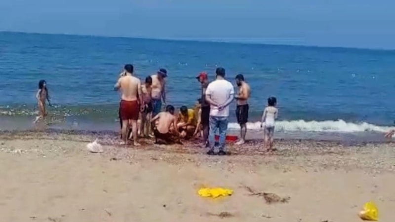 Giresun'da denize giren genç boğuldu, bir genç de kurtarıldı