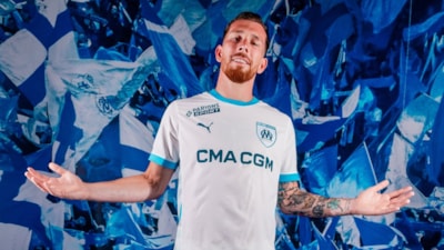 Süper Lig'in devleri peşindeydi! Pierre-Emile Hojbjerg, Marsilya'ya imza attı