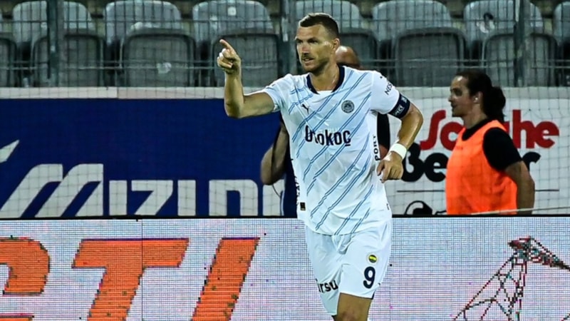 Edin Dzeko, Lugano deplasmanında attığı 3 golle dikkat çekti