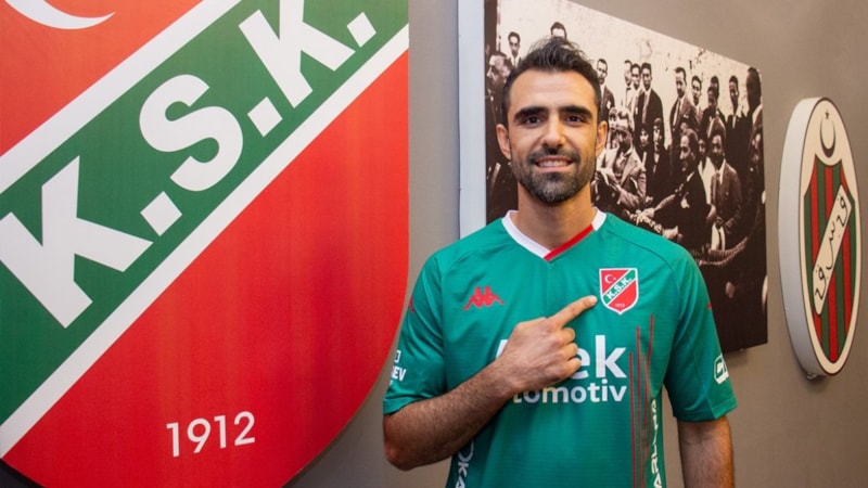 Taraftar eski Göztepeliyi istemedi, Karşıyaka 24 saat geçmeden takımdan yolladı