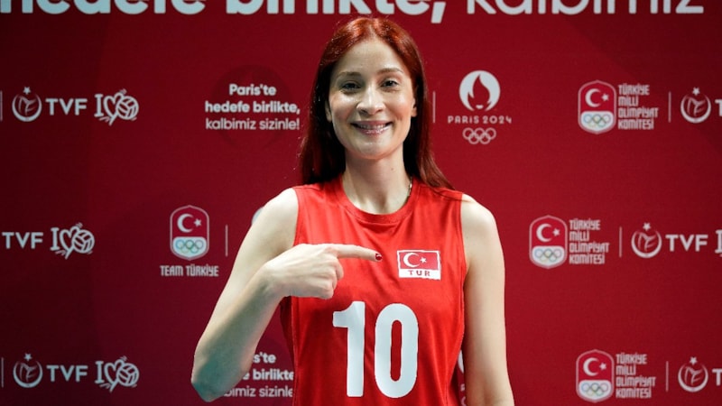 Tuğba Şenoğlu, Filenin Sultanları'nın kadrosundan çıkarıldı