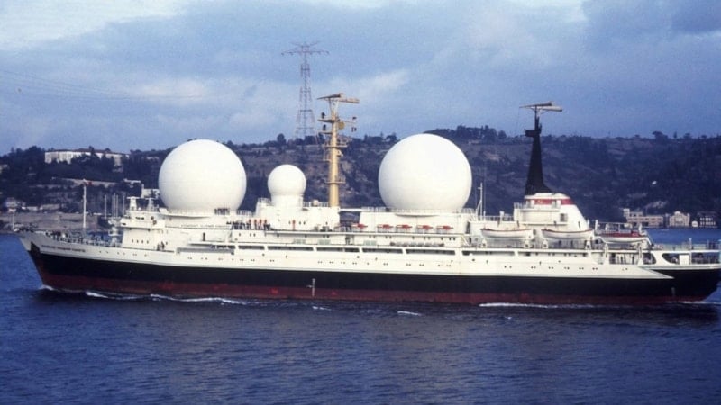 Gemilerin tepesinde top bulunmasının sebebi bakın neymiş...