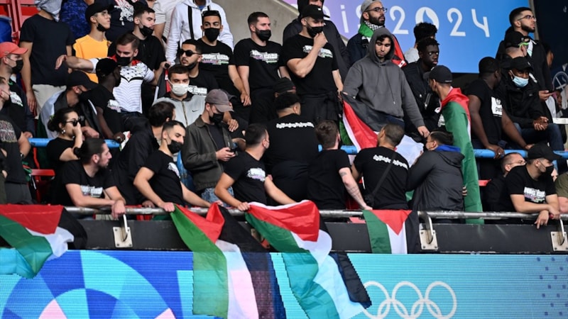 Olimpiyatlarda İsrail'e protesto! Tribünlerde Filistin bayrağı açıldı