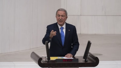 Hulusi Akar: Vatandaşlarımız Namık Tan'ın pasaportunun rengini soruyor
