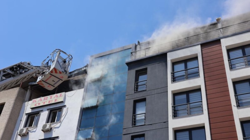 İzmir’de sendika binasında korkutan yangın