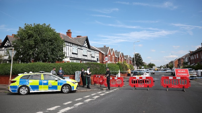 İngiltere'deki bıçaklı saldırıda yaralanan 2 çocuk can verdi