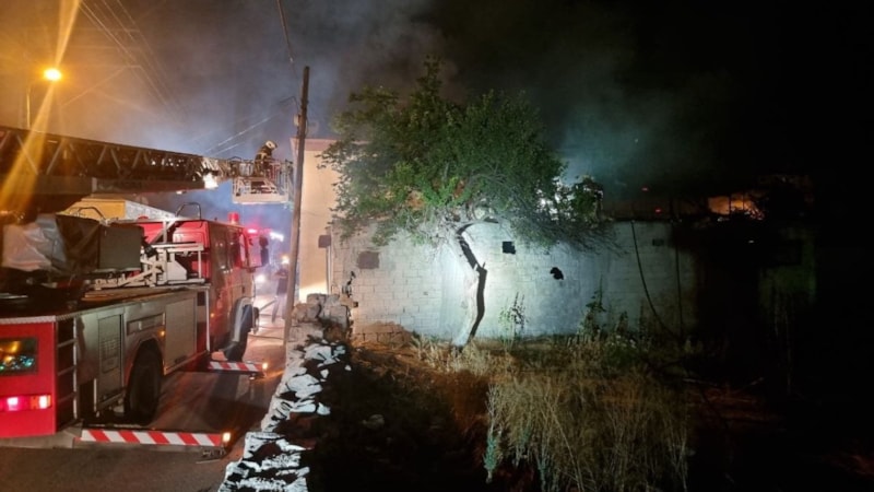 Kayseri'de 2 katlı evde çıkan yangında faciadan dönüldü