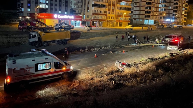 Adıyaman'da hafif ticari araçla çarpışan motosikletin sürücüsü öldü