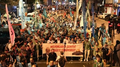 İstanbul’da on binlerce kişi Filistinli şehitler için yürüdü