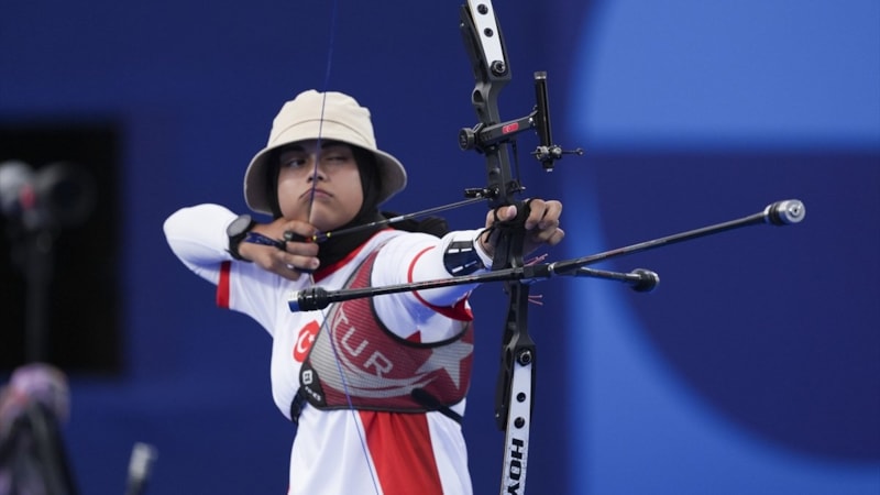 Milli okçu Berra Elif Gökkır, son 16 turuna yükseldi