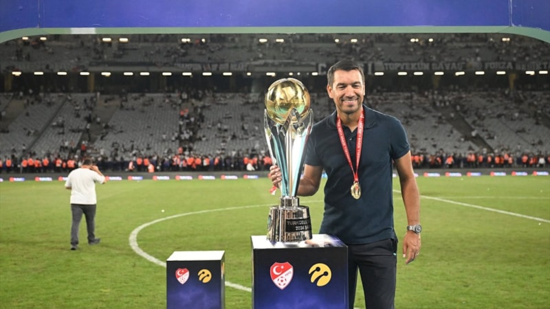 Giovanni van Bronckhorst: Oyuncularımla gurur duyuyorum