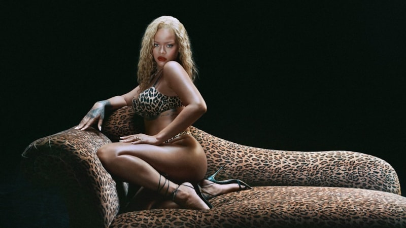 Rihanna'nın karnaval tarzı! Büyük kanatlı kostümü gündem oldu