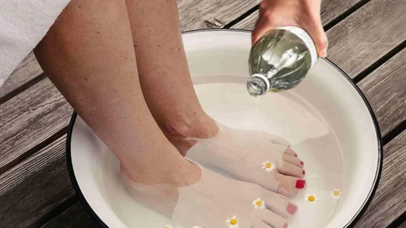 Ayakları sirkeli suda bekletmek bakın ne işe yarıyormuş