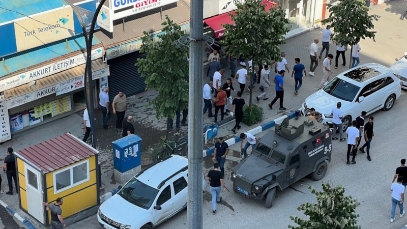 Hakkari'de evini kiralamaktan vazgeçince kavga çıktı: 5 yaralı