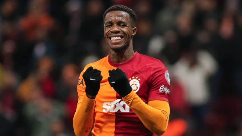 Wilfried Zaha, Okan Buruk'u çileden çıkardı: İlk 11 değilsem, konsantre olamıyorum