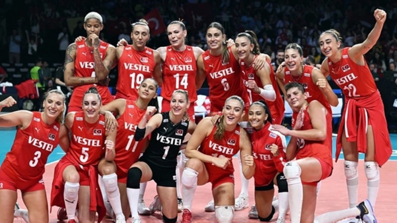 A Milli Kadın Voleybol Takımı oyuncuları bakın hangi takımlarda oynuyor