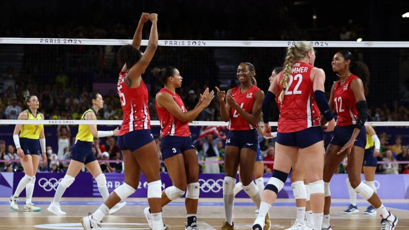 Brezilya'yı yenen ABD Kadın Voleybol Takımı, Paris 2024'te finale çıktı