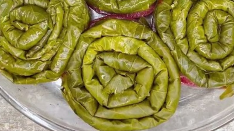 Yaprak sarmanın şekli değişti: Bu yöntemle sarın, hayran bırakın...