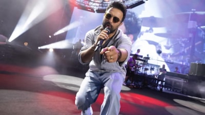 Megastar Tarkan ve eşi Pınar'dan yeni pozlar! 