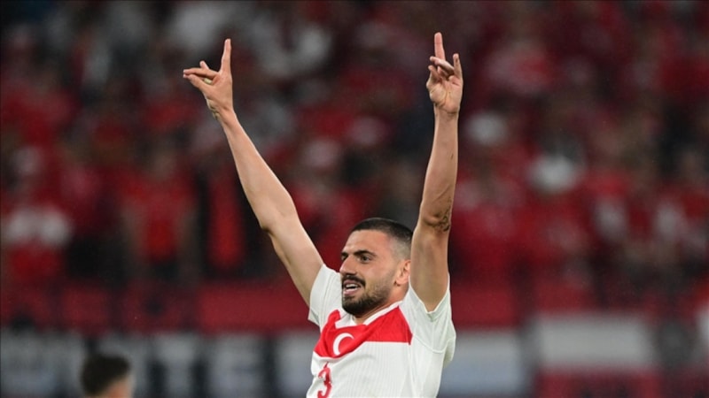 İzmir’e Merih Demiral heykeli dikilecek iddialarına Cemil Tugay’dan yanıt