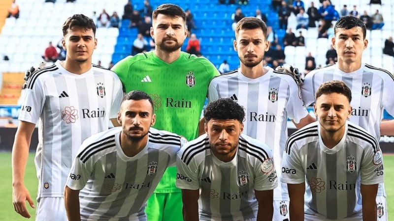 Beşiktaş'ta beklenmedik imza! Genç oyuncunun sözleşmesi yenilendi