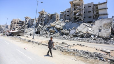 İsrail ordusu, Gazze'deki Filistinleri göçe zorlamaya devam ediyor